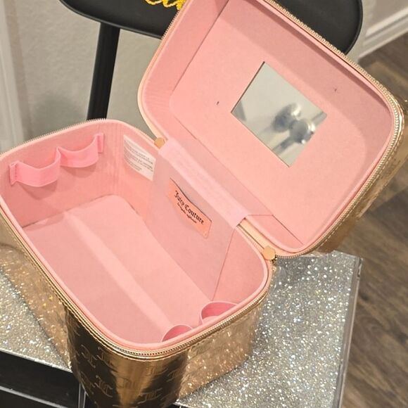 Juicy Couture Metallic JC Logo Zip Around Travel Traincase- Gold - Picture 10 of 11